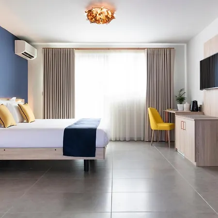 Antoniel ホテル 3*